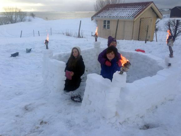 Barn i sn�borg